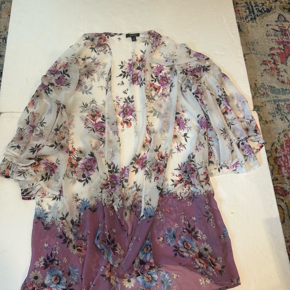 Torrid coffin circle sleeve kimono floral print white purple blue black pink - Picture 8 of 13